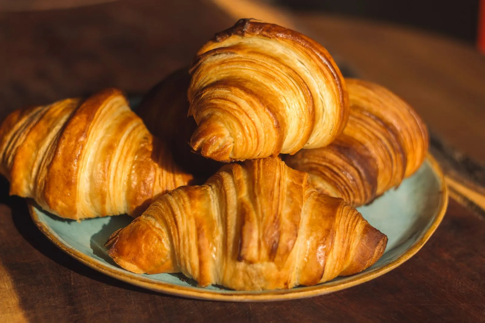 Nybakte croissanter
